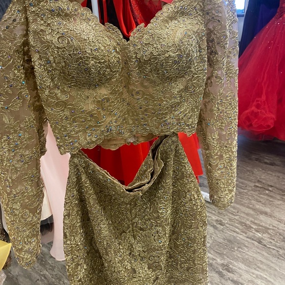 Sherri Hill Homecoming Dress⭐️ - Picture 2 of 3